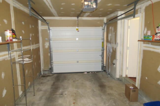 Building Photo - 2208 Wimbledon Cir