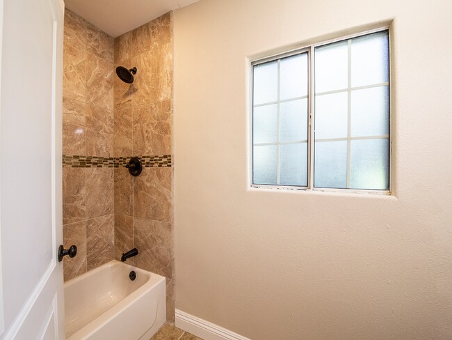 Building Photo - 23853 Wildwood Ln