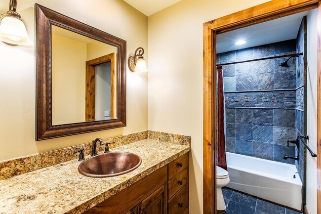 Building Photo - Long term lease in the heart of Park City! Available Mid October 2026