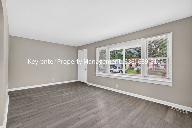 Building Photo - Charming Rehabbed 2-Bedroom Home
