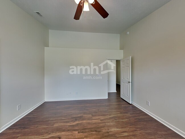 Building Photo - 5223 Waterton Lakes Dr