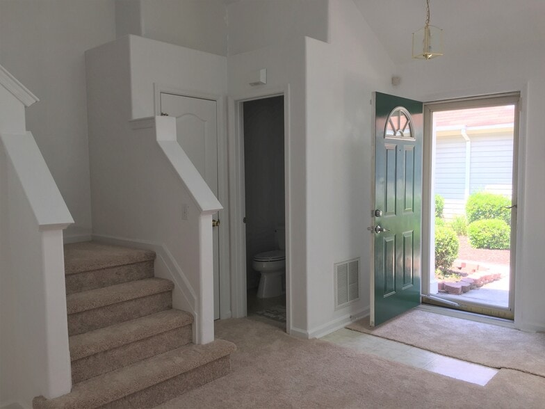 Building Photo - 4609 Olde Stone Way