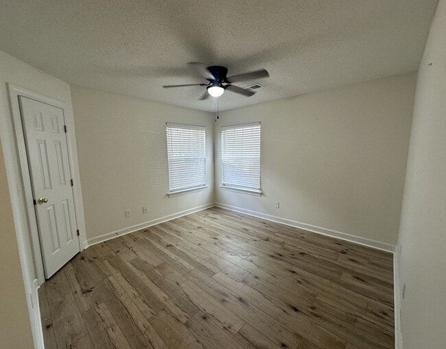 Building Photo - 4304 Lotus Ct