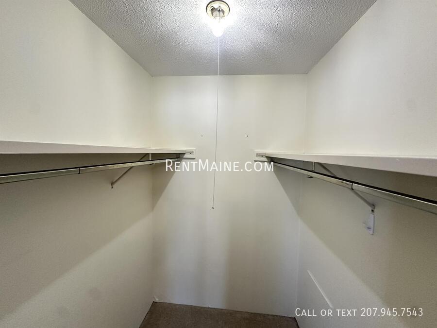 Building Photo - 50 Longrale Park