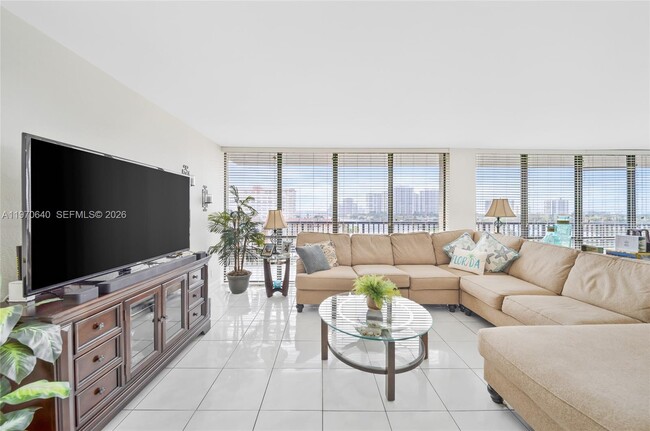 Building Photo - 2017 S Ocean Dr