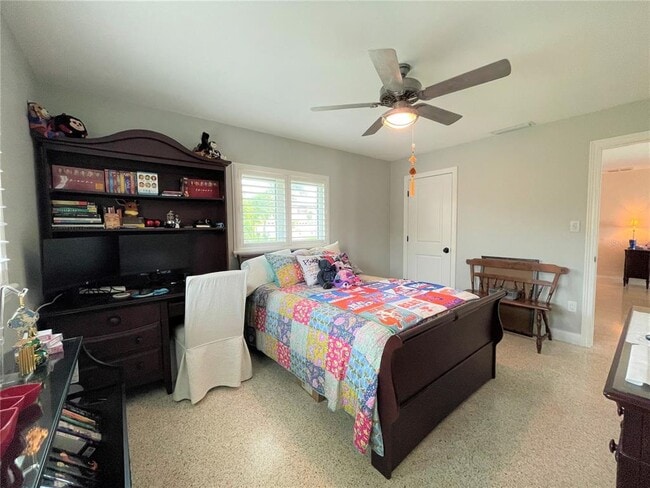 Building Photo - 17045 Dolphin Dr