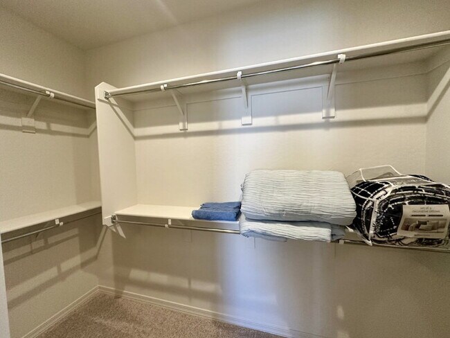 Building Photo - 13726 W Whisper Rock Trail