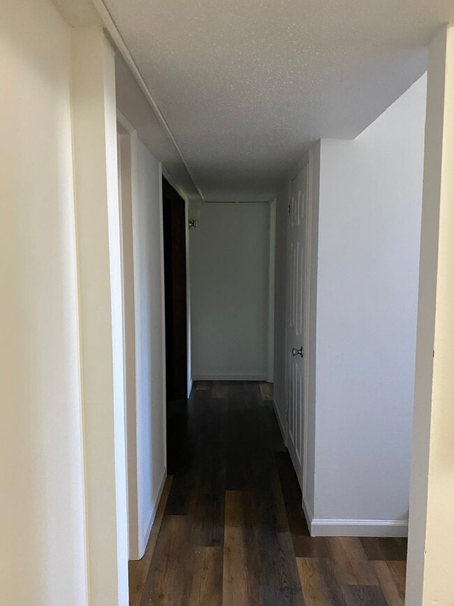 Building Photo - West side location 4br 2.5bth Finished Basement 2crg