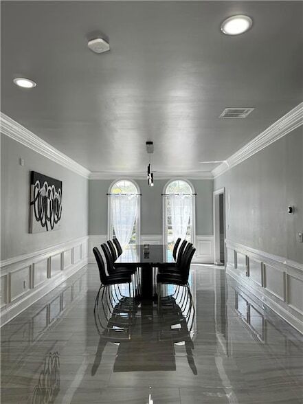 Building Photo - 4299 Oakvale Ln