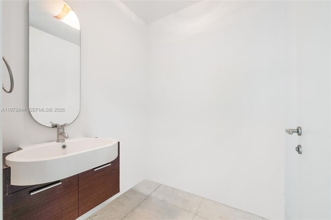 Building Photo - 2627 S Bayshore Dr