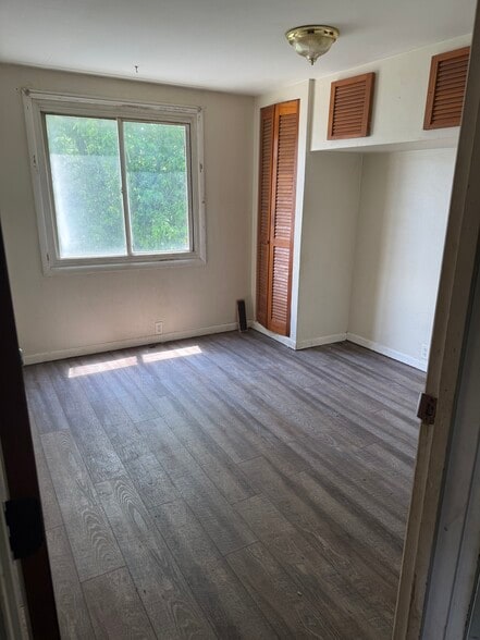 Building Photo - 1915 2nd St