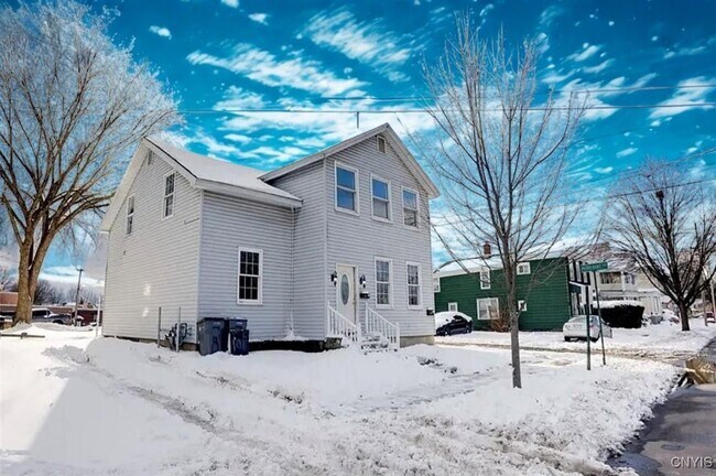 Primary Photo - 103 W Embargo St