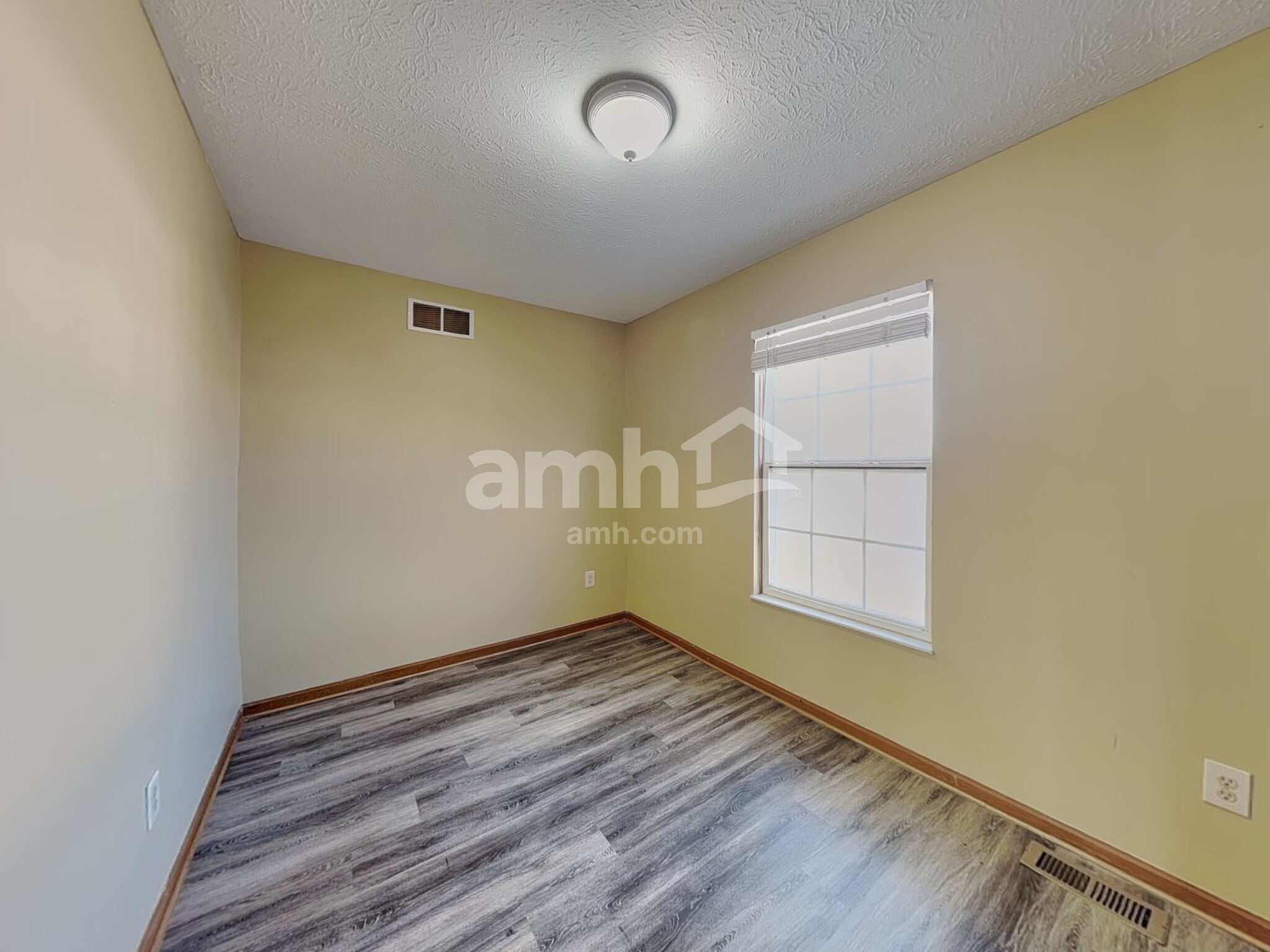 Building Photo - 2650 Willowgate Rd