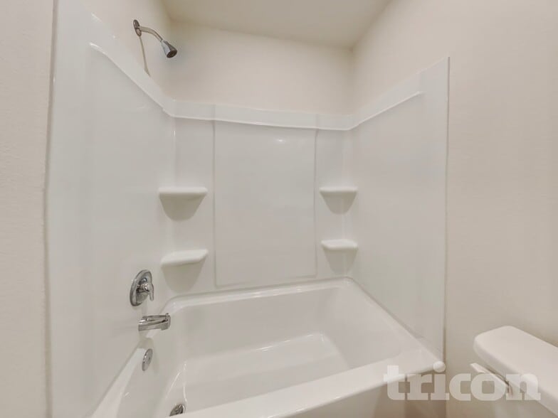 Building Photo - 23048 Shakespeare Dr