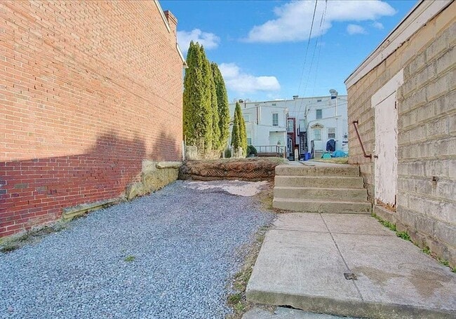 Building Photo - 507 Chestnut St