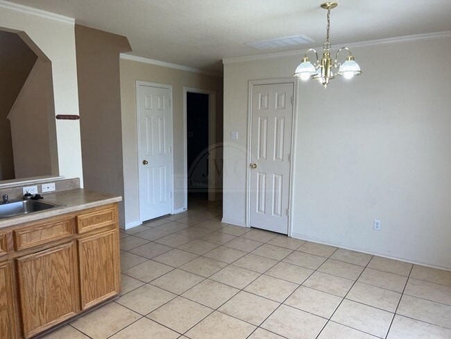 Building Photo - 5604 Bertha Dr