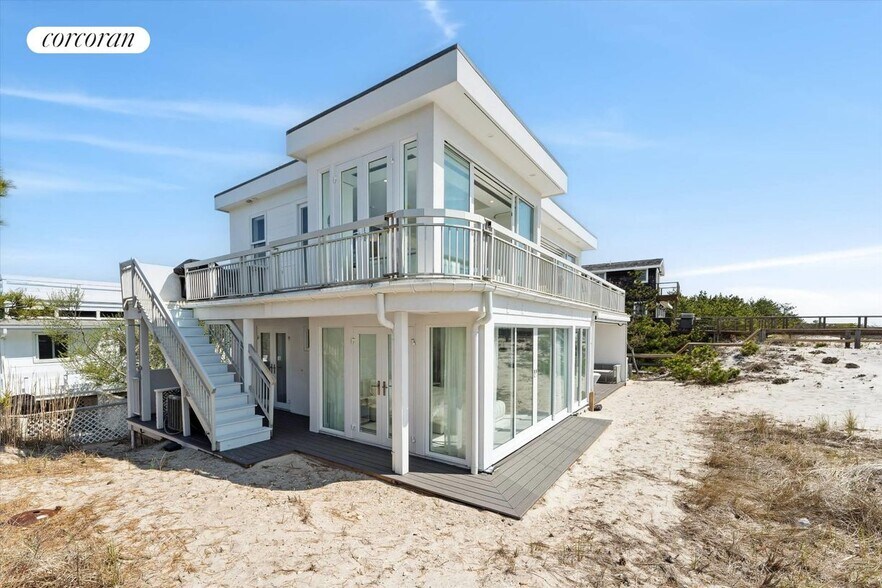 Building Photo - 413B Dune Rd