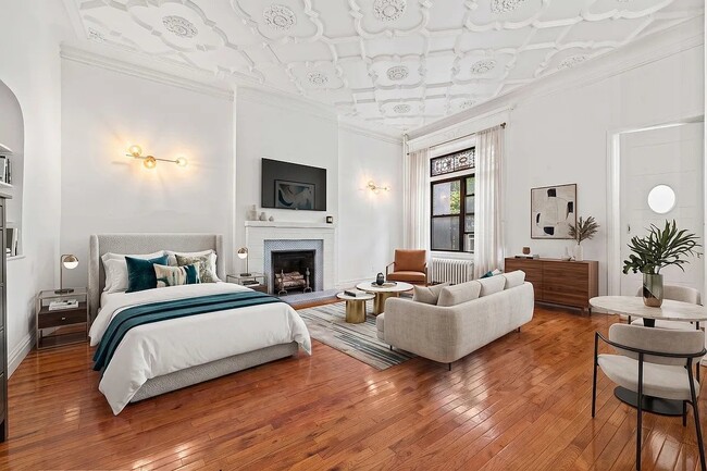 Building Photo - 51 W 88th St