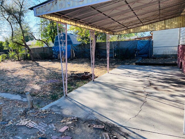 Building Photo - Charming 2 Bedroom Recently Updated Home In Aurora!! Convenient Location just Moments From UCHeal...