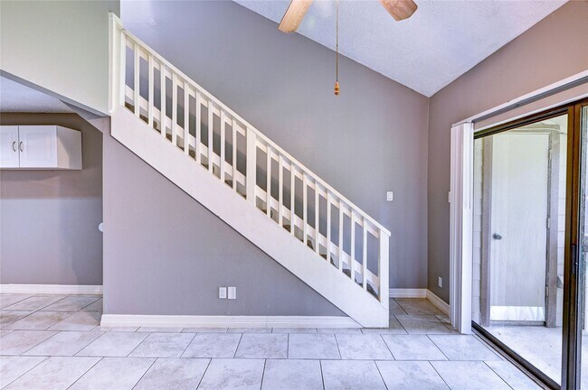 Building Photo - 12900 Walden Rd