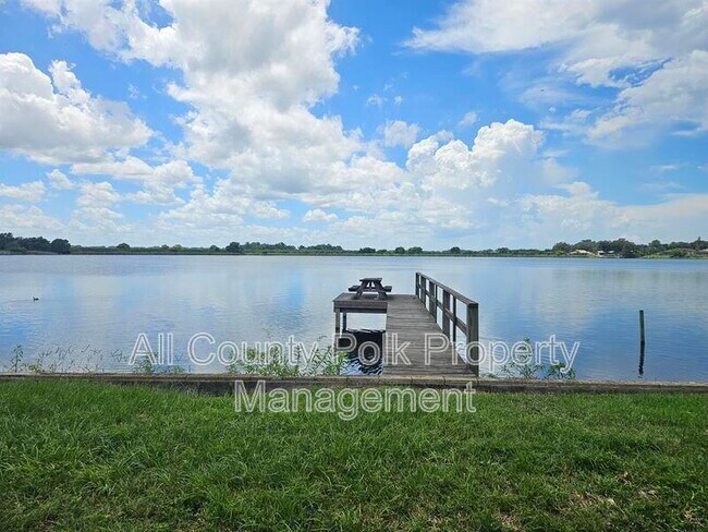 Building Photo - 929 S Buena Vista Dr