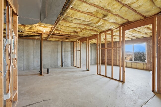 Building Photo - 3 Bedroom Draper Home