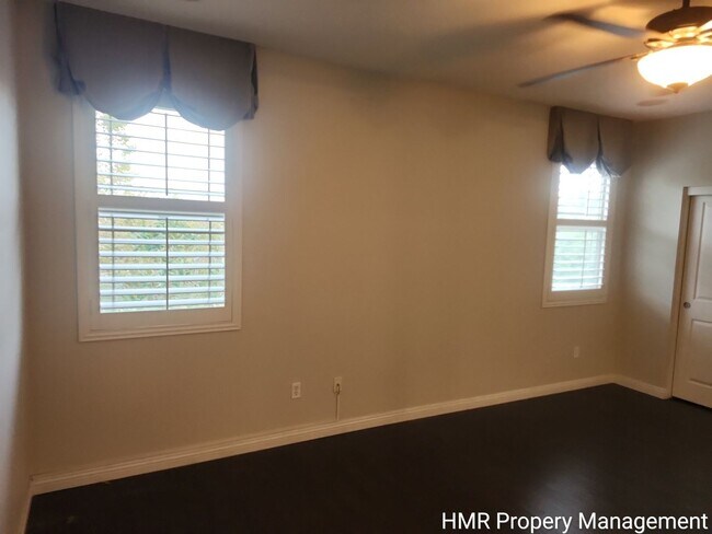 Building Photo - 12377 Hollyhock Dr