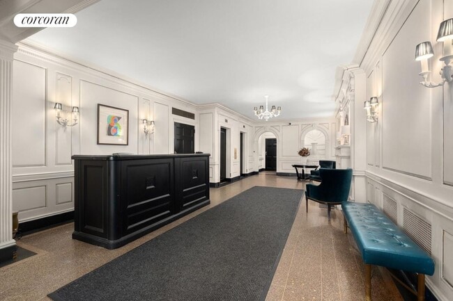 Building Photo - 302 W 12th St