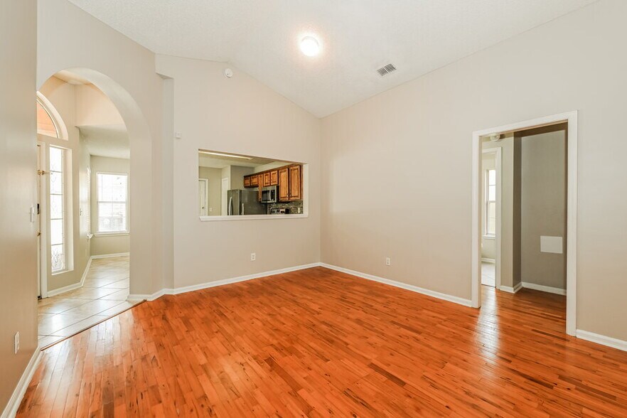 Building Photo - 2877 Sutton Estates Cir N