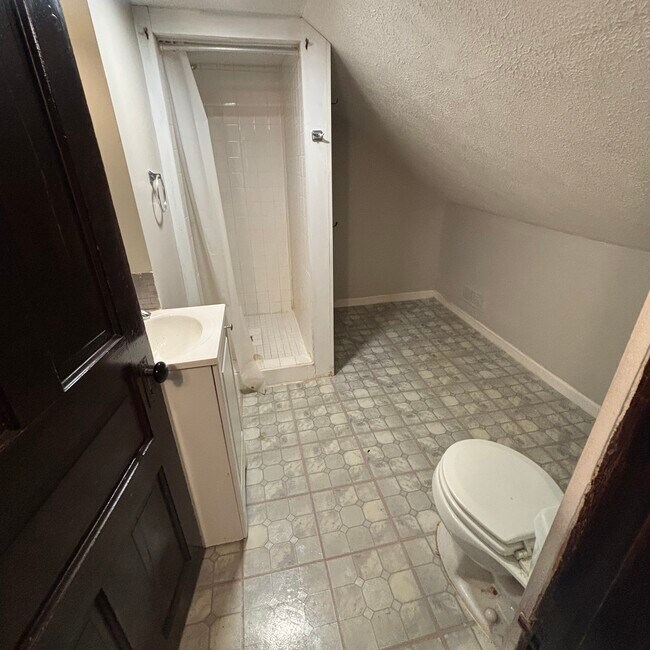 Building Photo - 219 N Magnolia Ave