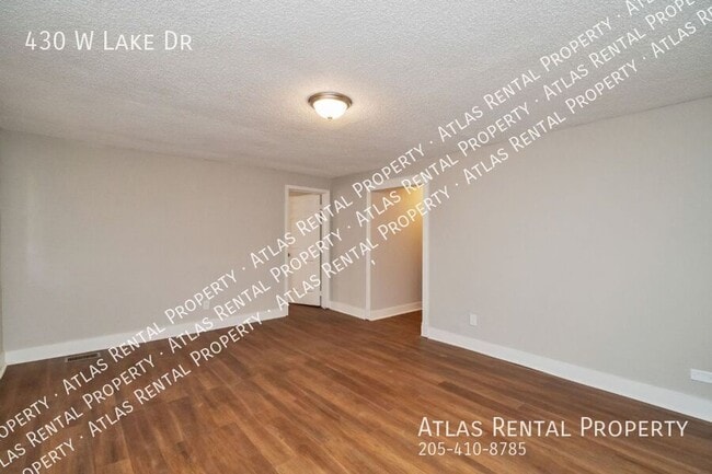 Building Photo - 430 W Lake Dr