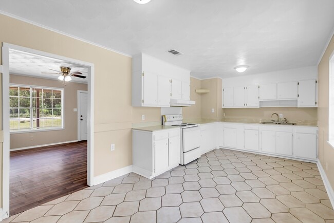 Building Photo - 9701 MS-613