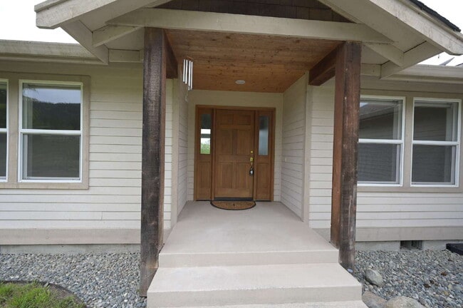 Building Photo - Newly renovated 3 bed 2 bath in a country ...