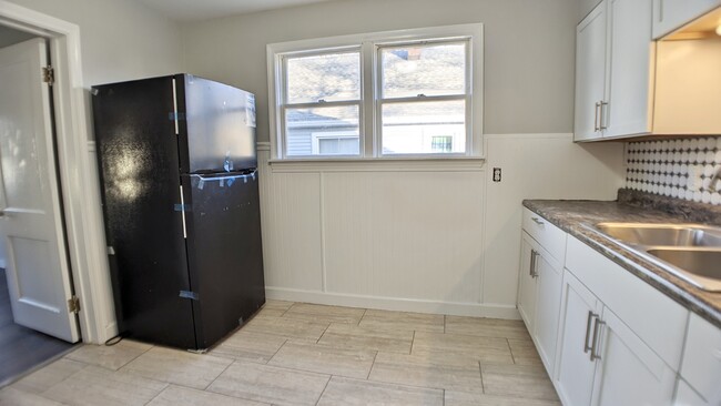 Kitchen - 1739 Forest Ave