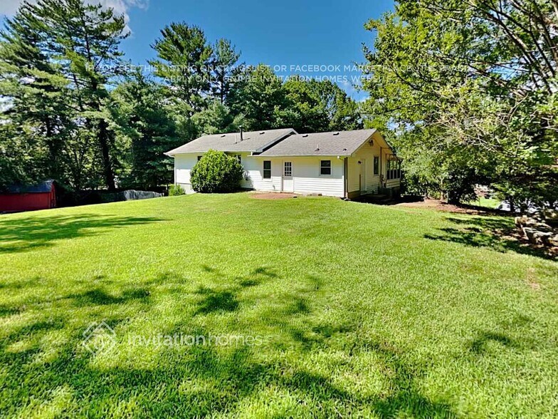 Building Photo - 504 Rivercrest Dr