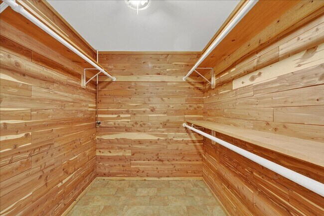 Building Photo - Step inside to experience the charm!