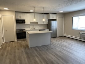 Building Photo - Cedarwood Estates Apartments