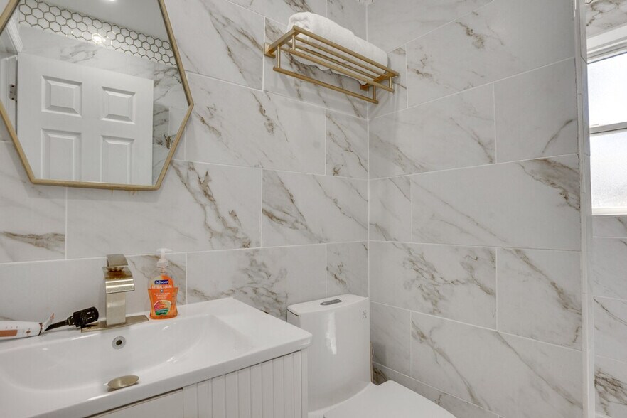 Building Photo - 112 Rockwood Pl