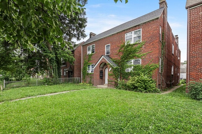 Building Photo - 987 Lilley Ave