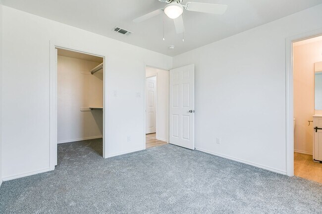 Building Photo - Updated 3 Bedroom Home For Lease!!