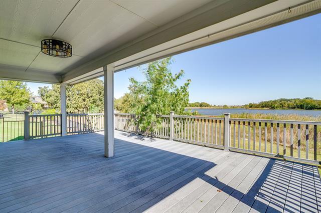 Building Photo - 3025 Shoreline Dr