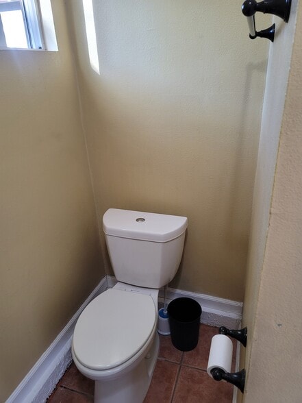 Building Photo - 12877 Glenoaks Blvd