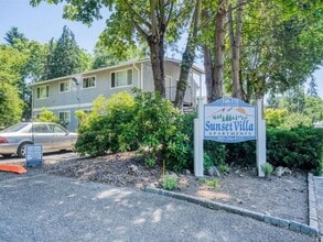 Building Photo - Ground-Level Apartment Available Now at Sunset Villa!