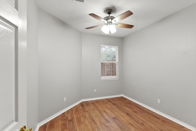 Building Photo - 42 Vista Cove Dr