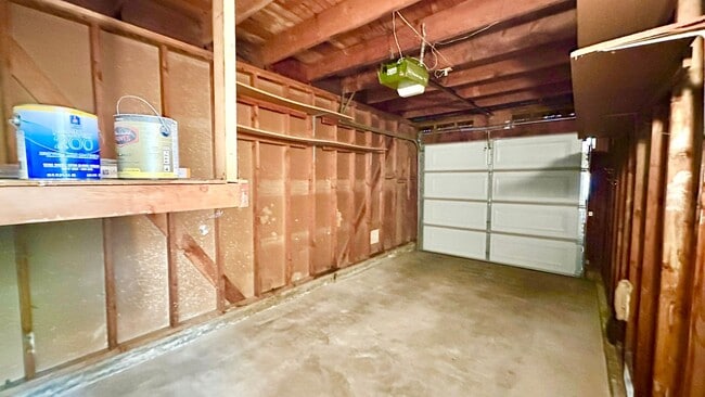 Building Photo - Lovely Downstairs, Entry Level Condo Unit with Garage and Private Yard Space in Downtown Fallbrook!