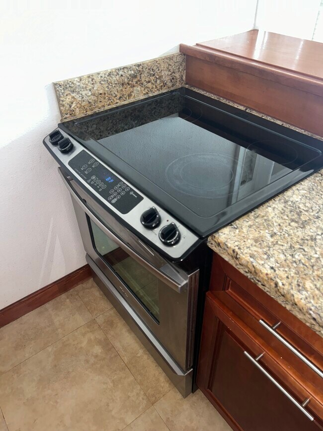 Building Photo - 6614 Miami Lakes Dr