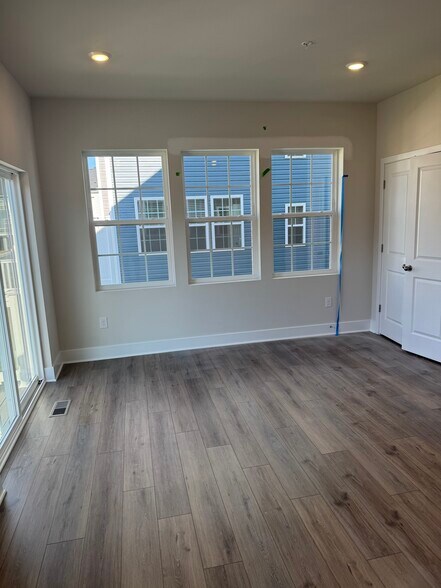 Building Photo - 2269 Marcy Dr