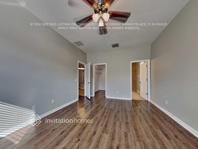 Building Photo - 5905 Lilac Lake Dr