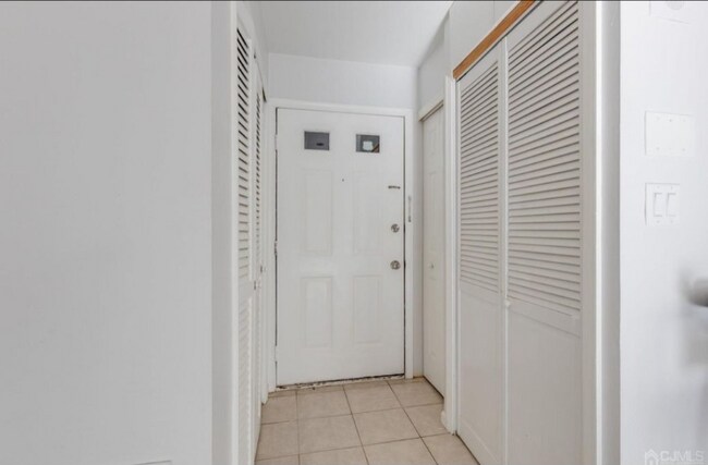 Building Photo - 117 Longfield Ct