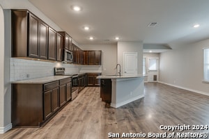 Building Photo - 422 Sabine River